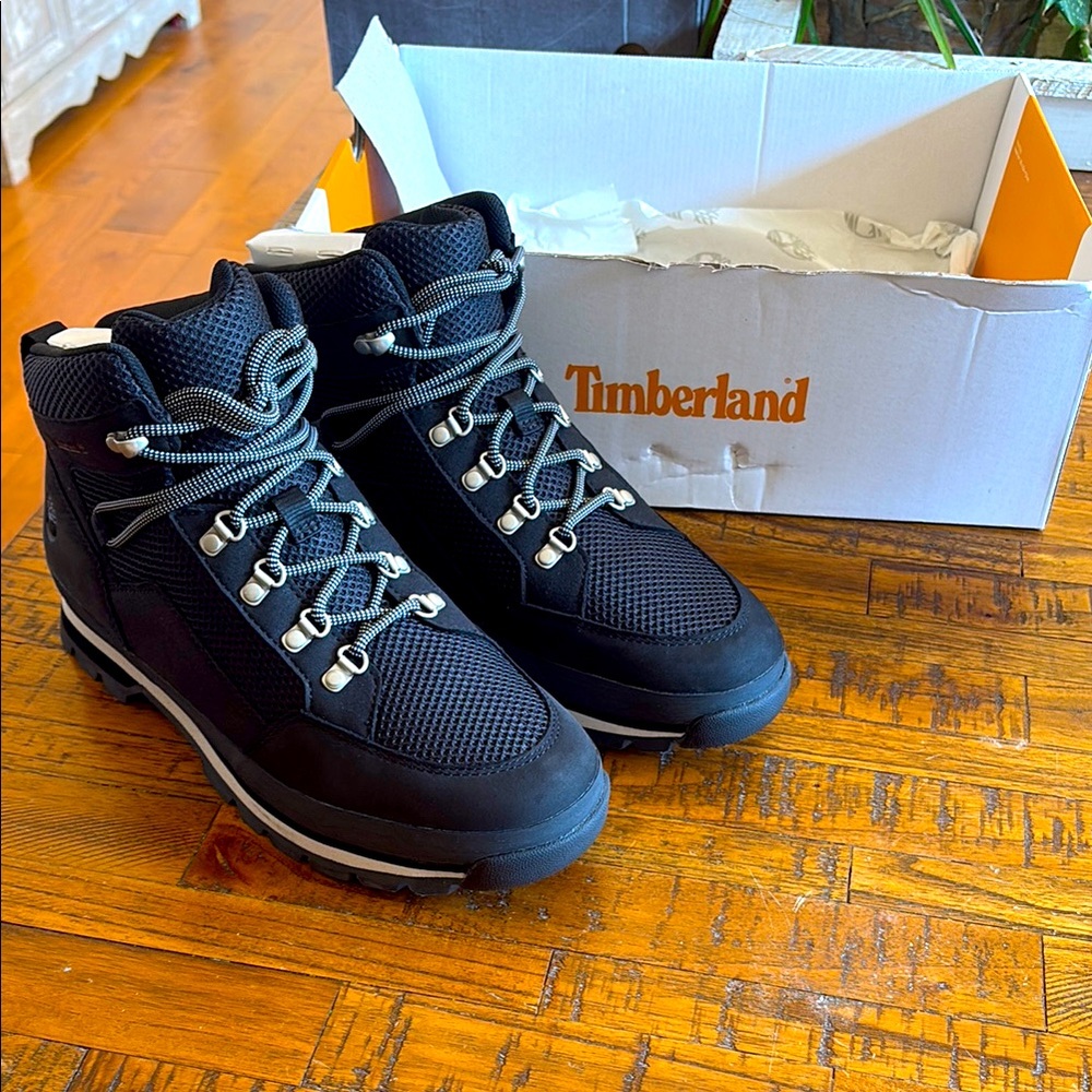 NEW Timberland Women’s Black Boots Size 10